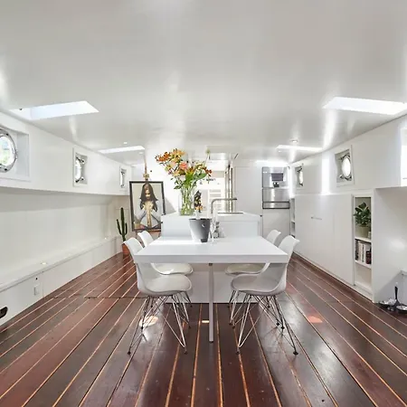Luxurious 110m² 3br Houseboat In Centre! Bådhotel *