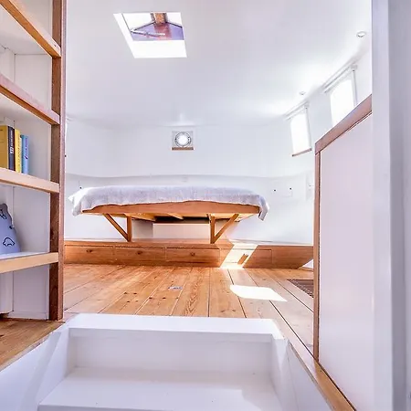 Botel Luxurious 110m² 3br Houseboat In Centre! Amesterdão