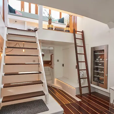Luxurious 110m² 3br Houseboat In Centre! Botel