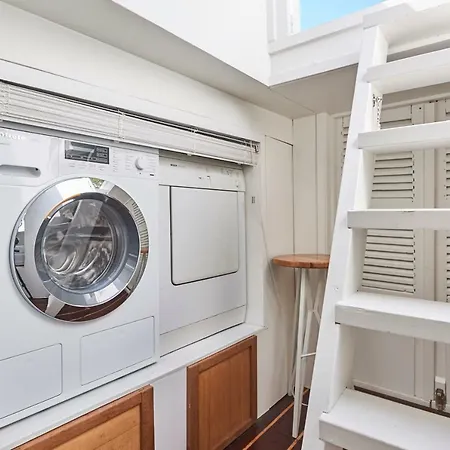 Luxurious 110m² 3br Houseboat In Centre! Úszó hotel