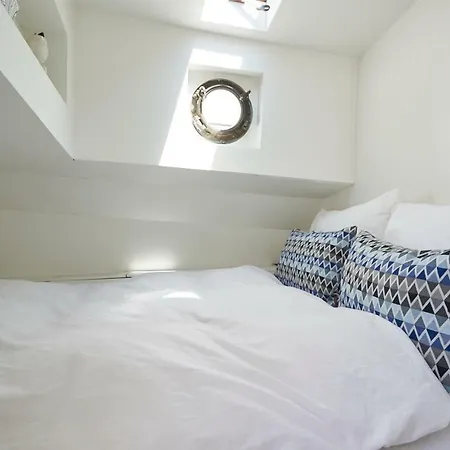 Luxurious 110m² 3br Houseboat In Centre! Botel Amsterdam