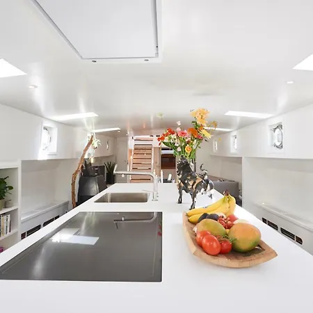 Båthotell Luxurious 110m² 3br Houseboat In Centre! Amsterdam
