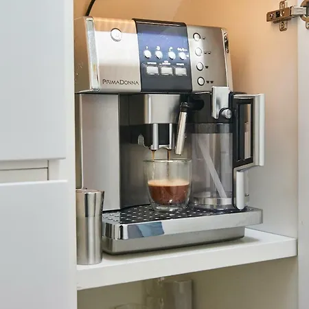 Luxurious 110m² 3br Houseboat In Centre!