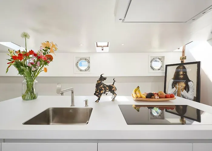 ספינת מלון Luxurious 110m² 3br Houseboat In Centre!