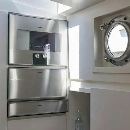 Botel Luxurious 110m² 3br Houseboat In Centre!